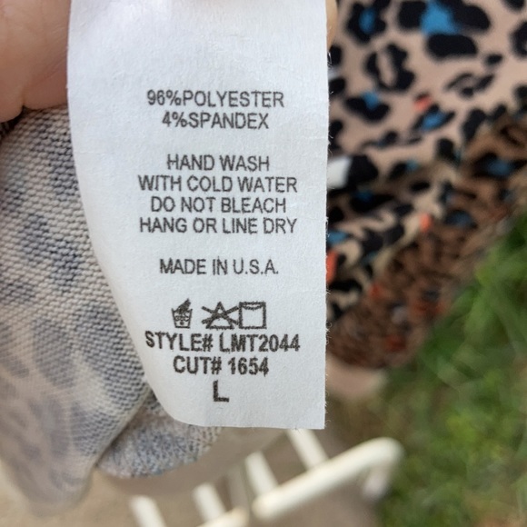 Light weight soft sweaters, both large brand new never worn. NWOT - Picture 6 of 6